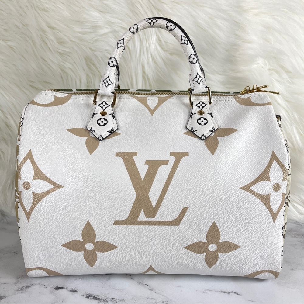 Louis Vuitton Monogram Giant Speedy Bandouliere 30 - Picture 2 of 16